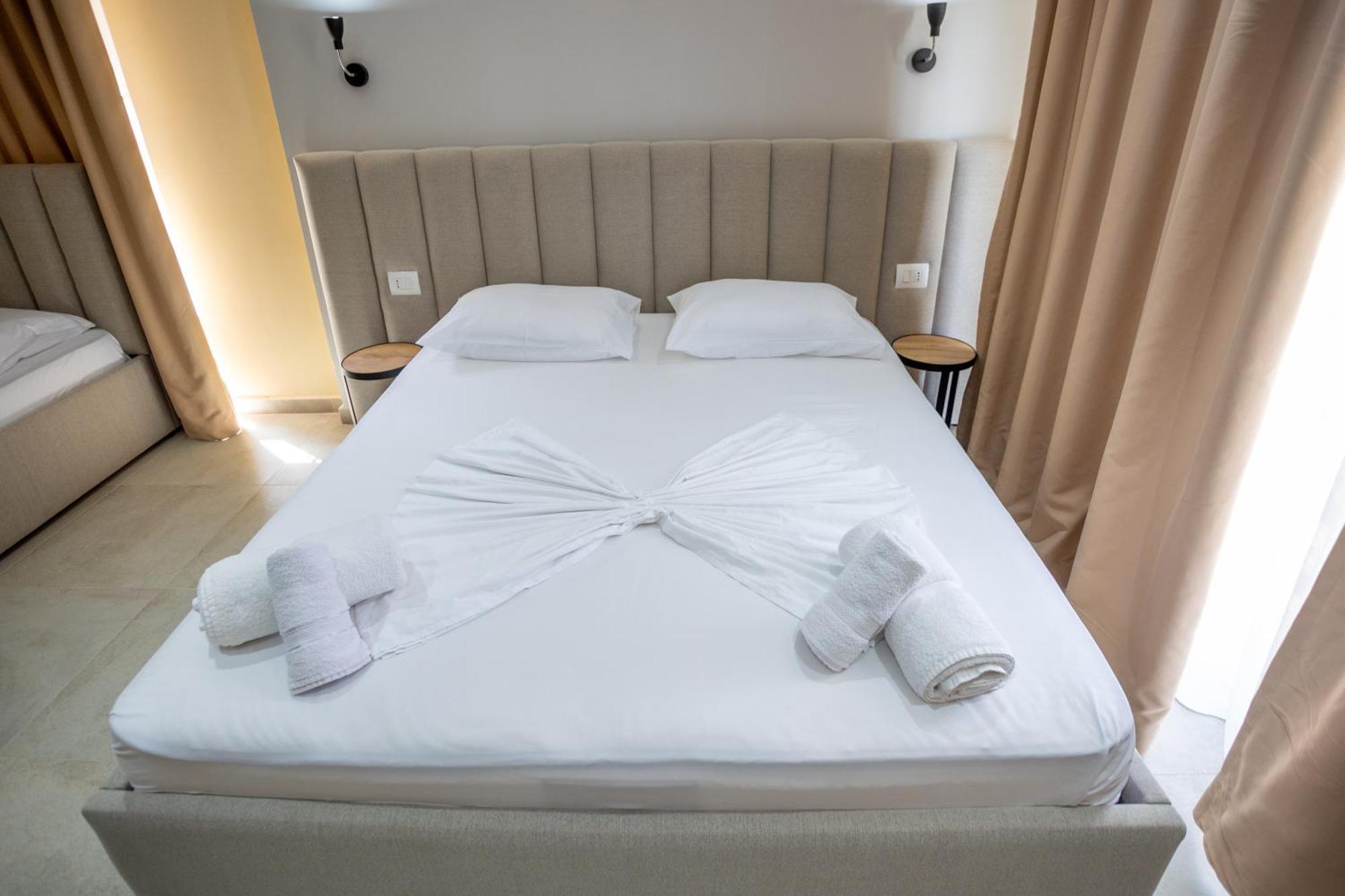 The Blue Wave Hotel Himara Zewnętrze zdjęcie