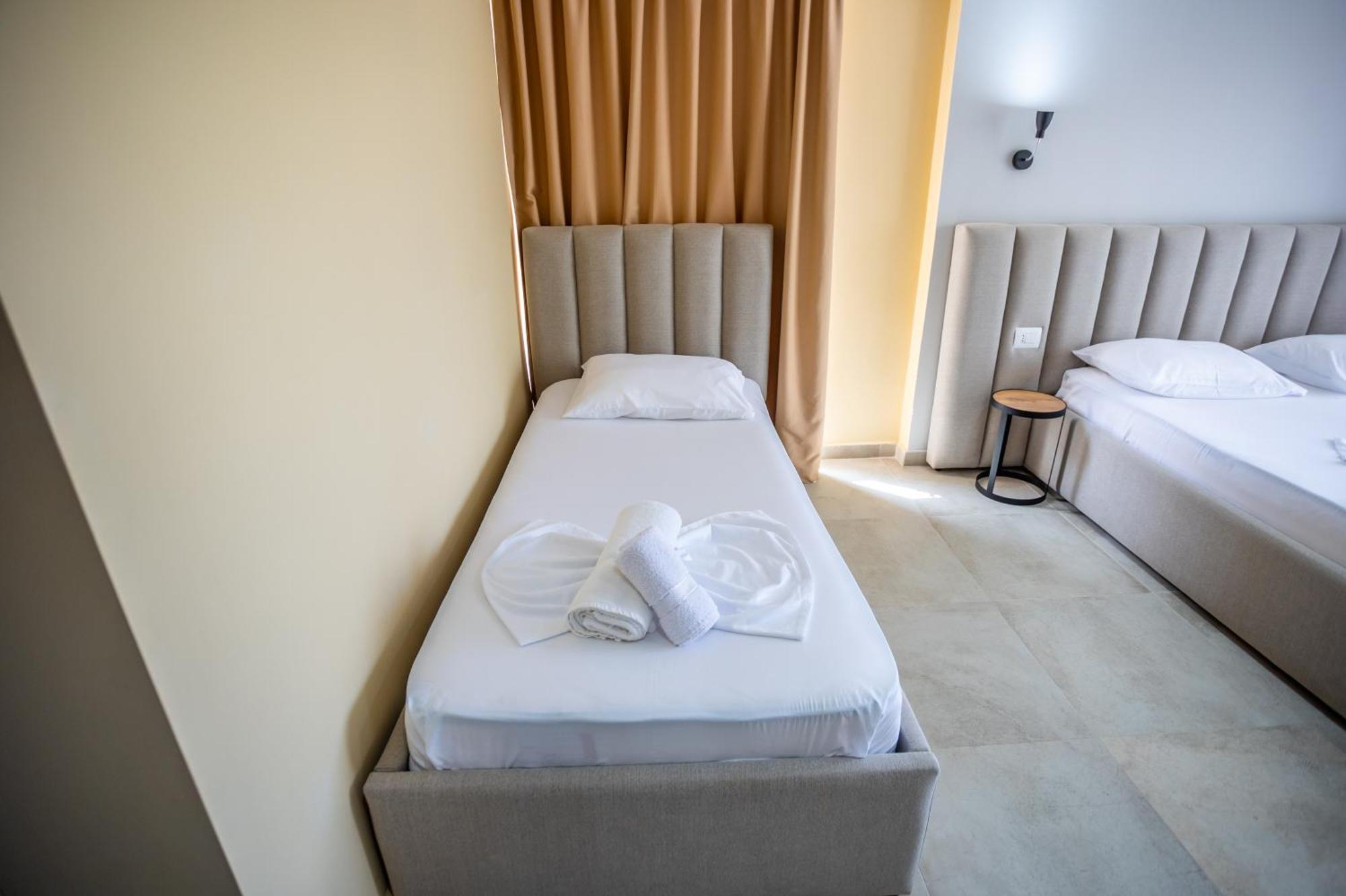The Blue Wave Hotel Himara Zewnętrze zdjęcie
