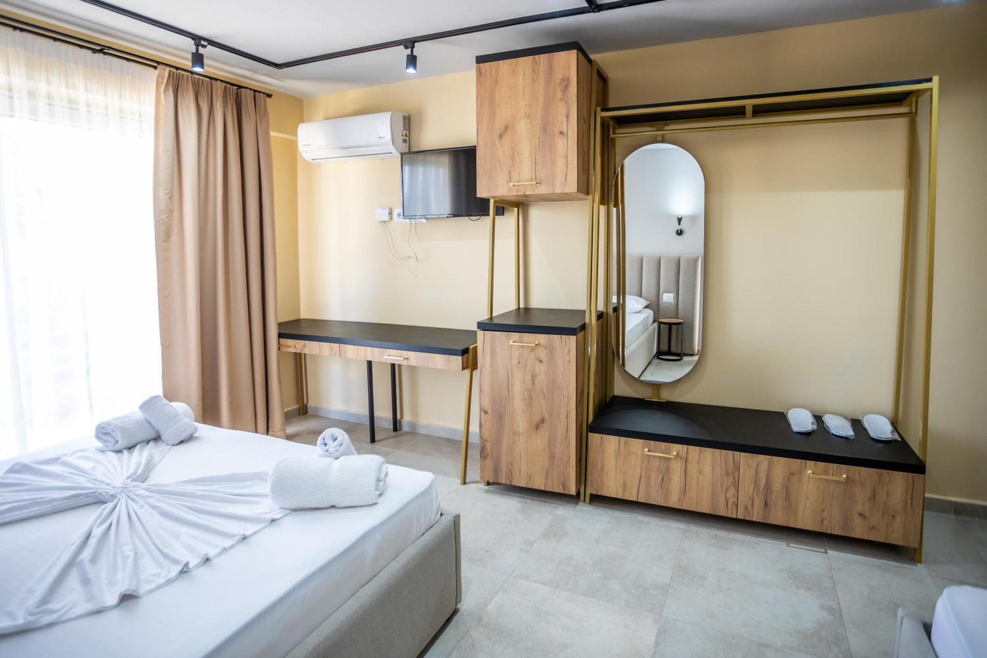 The Blue Wave Hotel Himara Zewnętrze zdjęcie